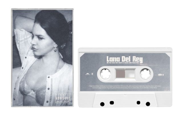 Did You Know That There's A Tunnel Under Ocean Blvd (Grey MC)